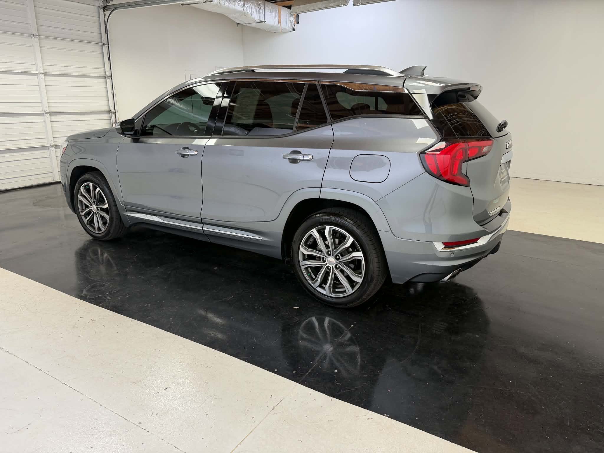 Used 2020 GMC Terrain Denali w/ Denali Premium Package FWD image 35