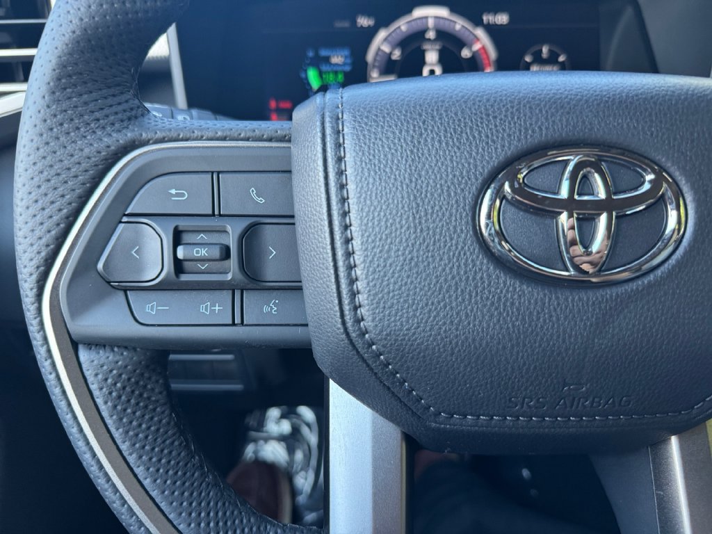 Used 2026 Toyota Tundra Limited AWD/4WD image 29