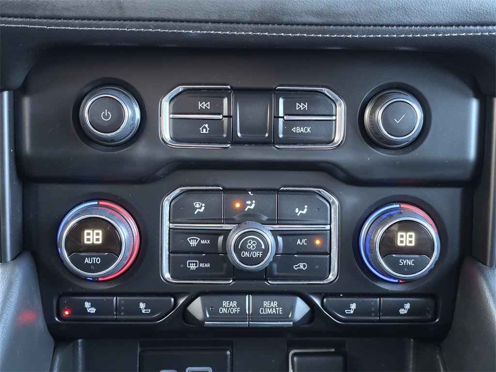 Used 2024 Chevrolet Suburban LT image 15