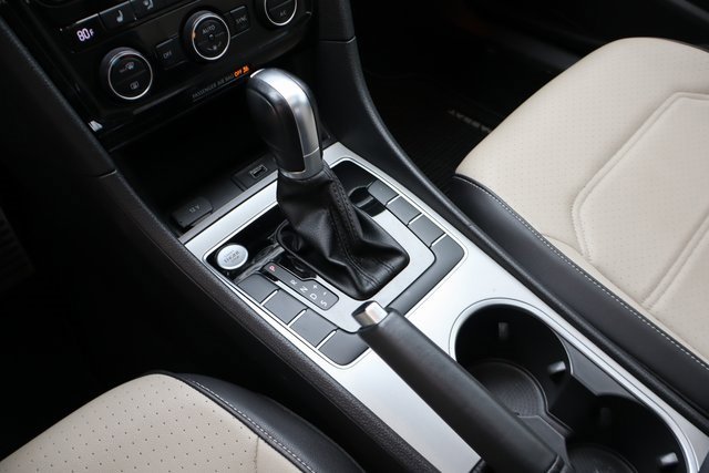 Used 2021 Volkswagen Passat 2.0T R-Line image 23