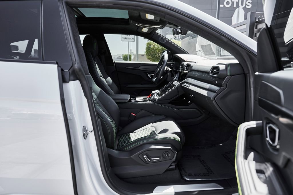 Used 2021 Lamborghini Urus image 19