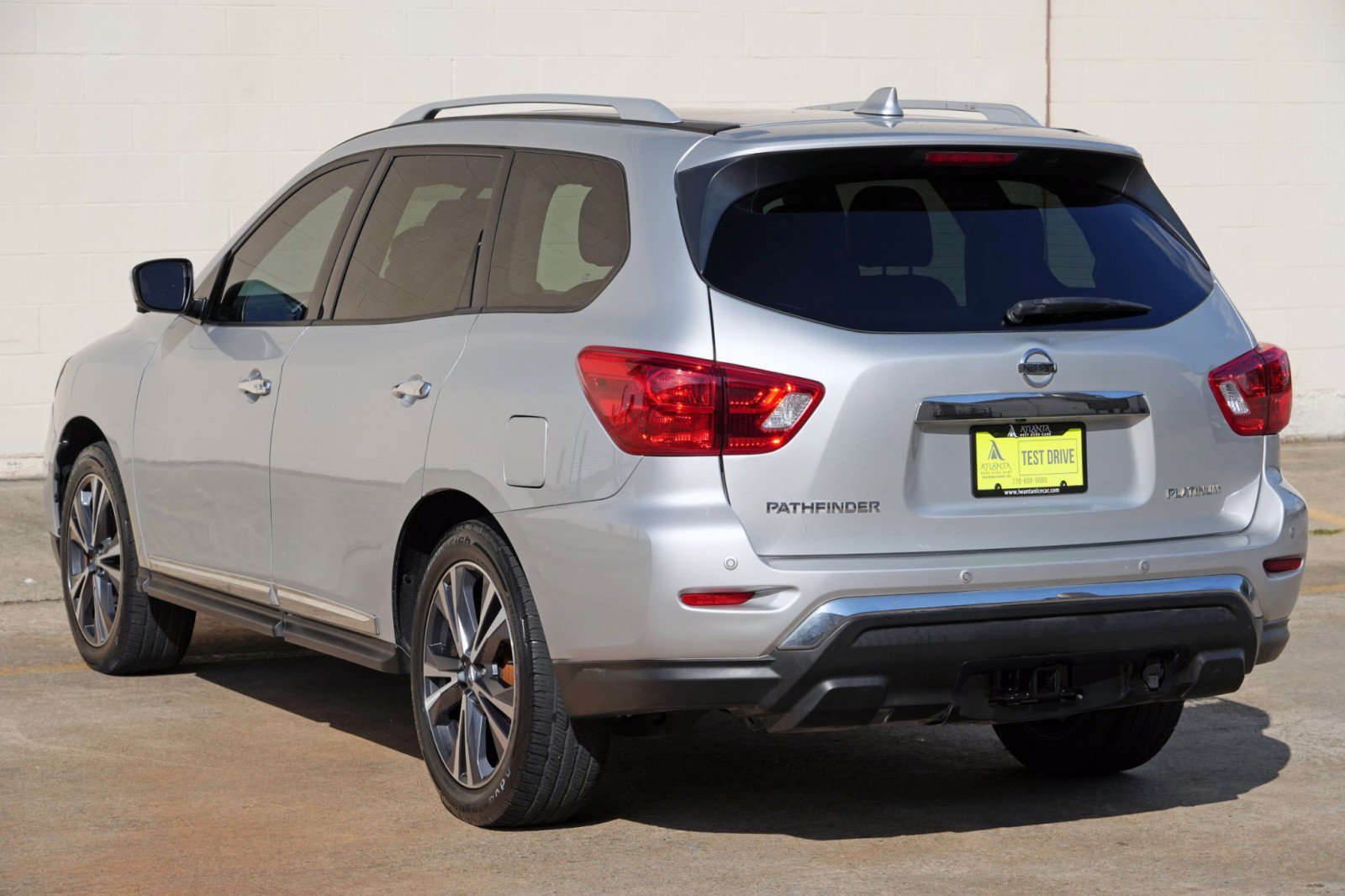 Used 2020 Nissan Pathfinder Platinum FWD image 49