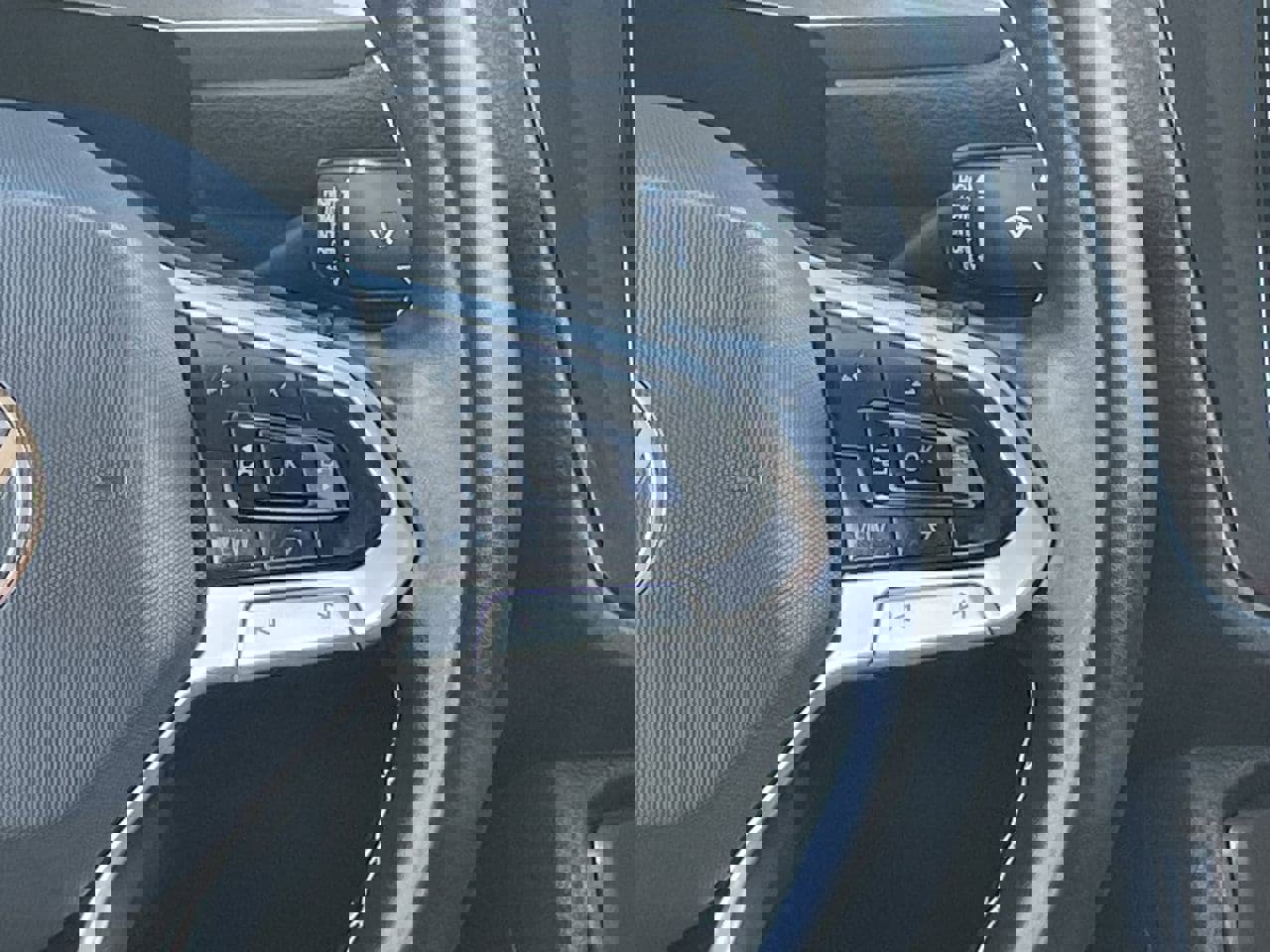 Used 2024 Volkswagen Tiguan SE image 21