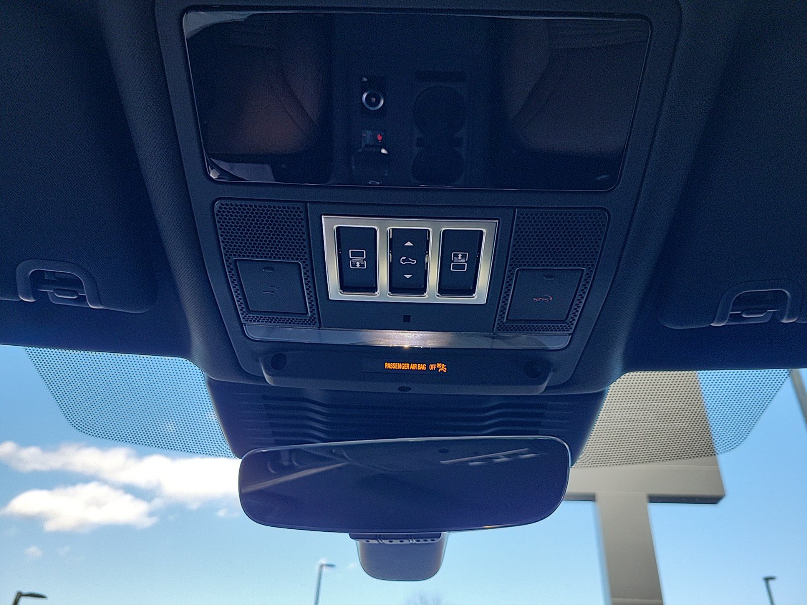 Used 2025 Land Rover Discovery Dynamic SE AWD/4WD image 31