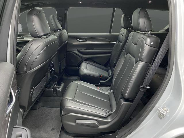 New 2025 Jeep Grand Cherokee L Limited w/ Trailer Tow Package image 32