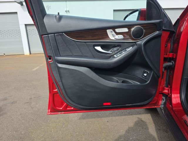 Used 2020 Mercedes-Benz GLC 300 4MATIC w/ AMG Line image 17