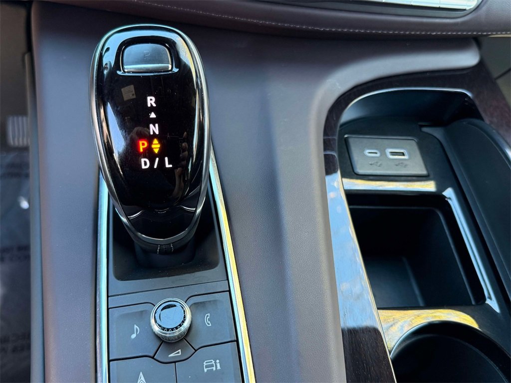 Used 2024 Cadillac Escalade ESV Sport Platinum w/ LPO, ONYX Package image 26