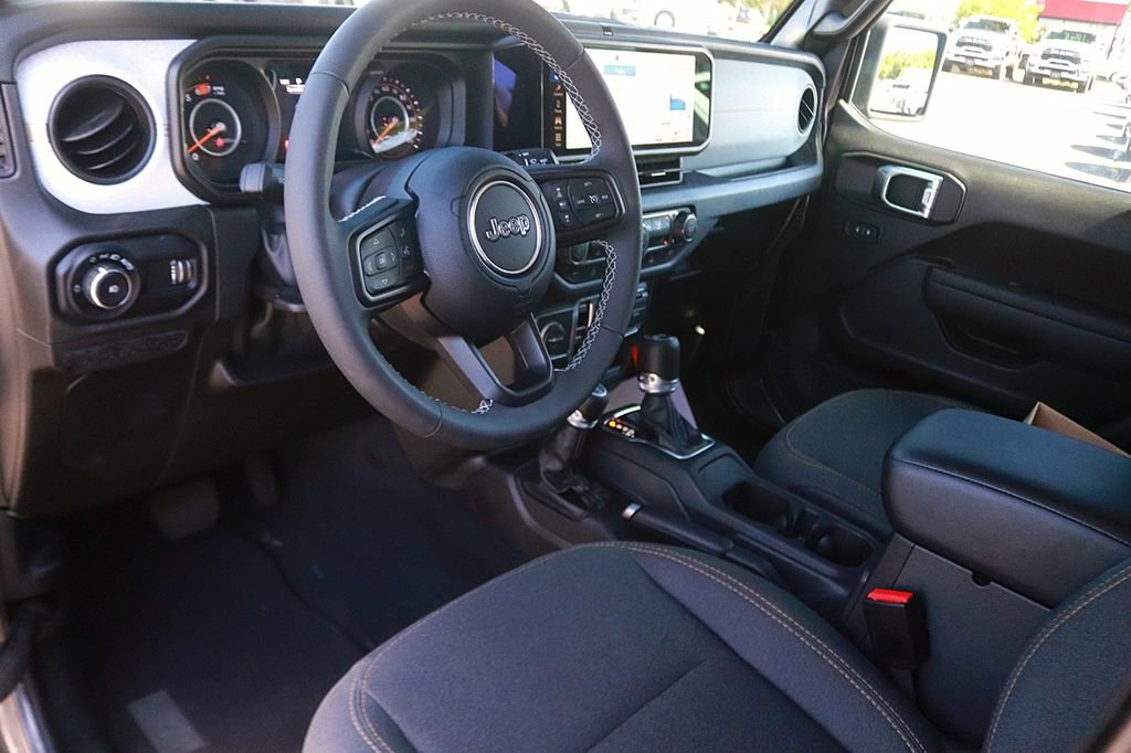 Used 2025 Jeep Wrangler Unlimited Sport AWD/4WD image 13