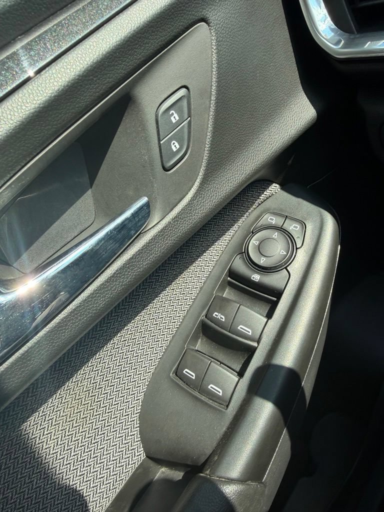 Used 2022 Chevrolet TrailBlazer LT w/ Convenience Package FWD image 14
