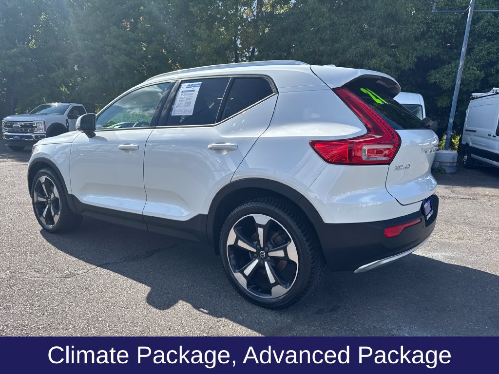 Used 2021 Volvo XC40 T5 Momentum w/ Premium Package AWD/4WD image 3