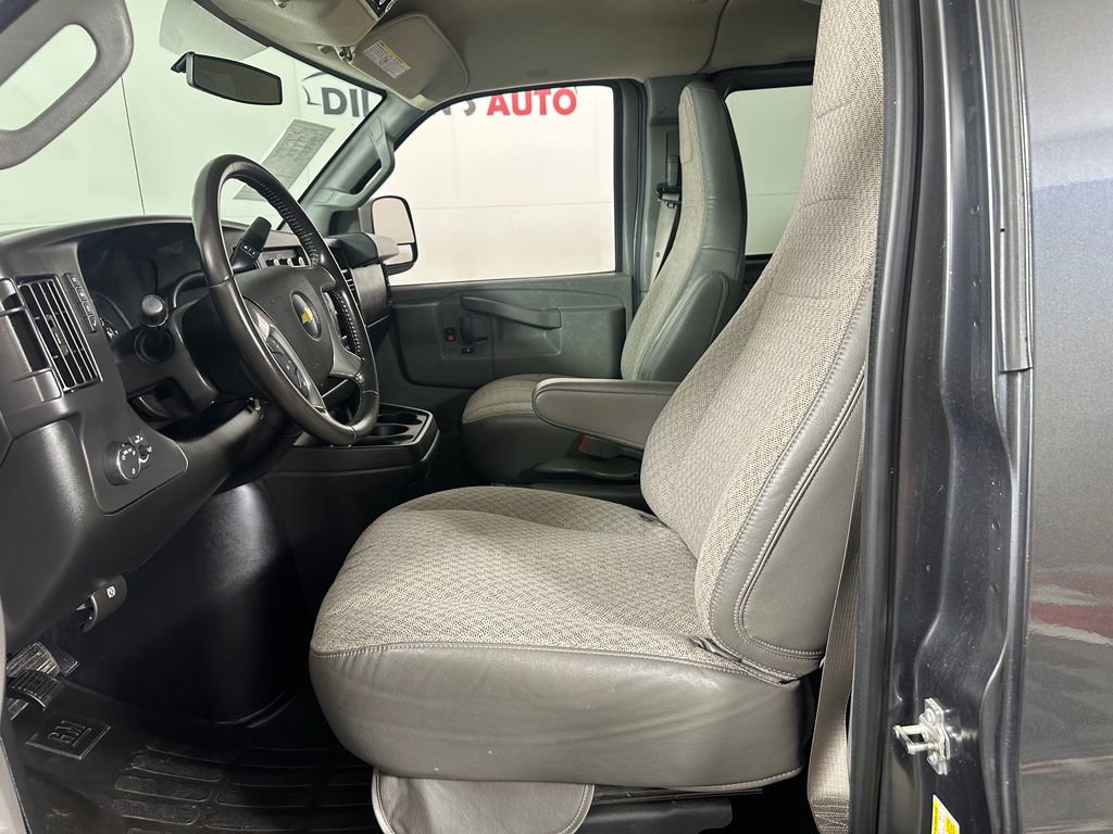Used 2016 Chevrolet Express 3500 LT w/ LT Preferred Equipment Group image 19