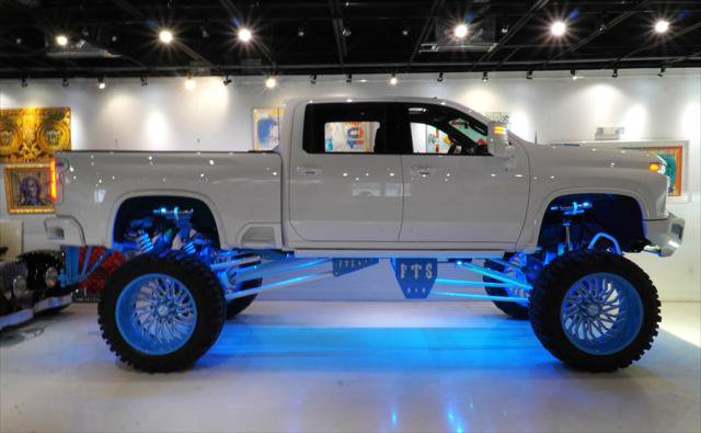 Used 2021 Chevrolet Silverado 2500 High Country AWD/4WD image 2