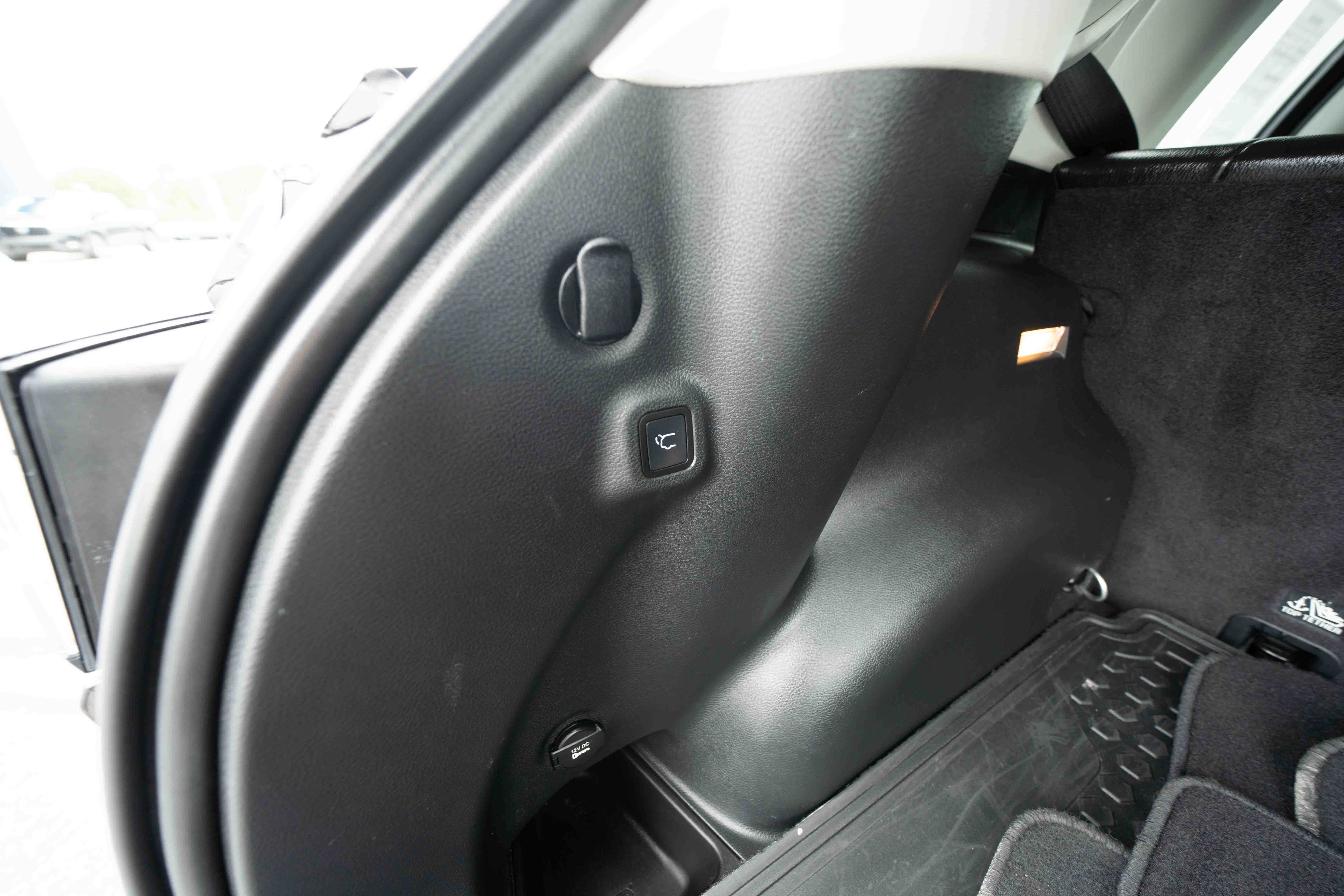 Used 2022 Jeep Compass Latitude w/ Sun and Sound Group FWD image 28