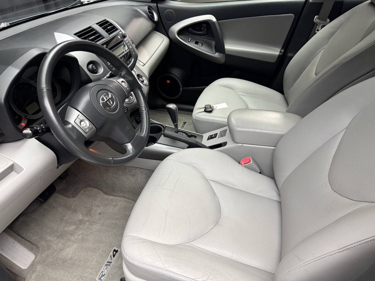 Used 2008 Toyota RAV4 Limited AWD/4WD image 17