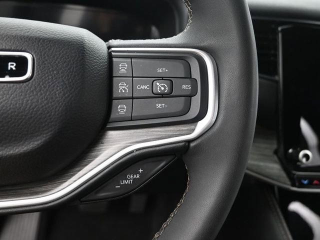 Used 2024 Jeep Wagoneer L Series II w/ Flexible Seating Group image 33