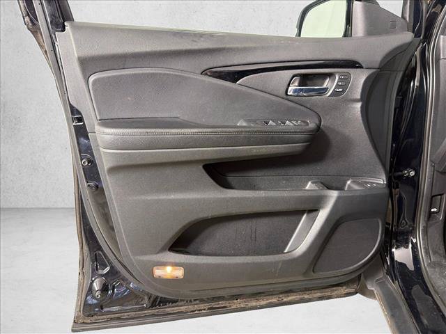 Used 2019 Honda Pilot Touring image 12