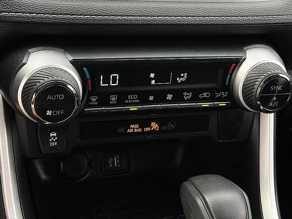 Used 2023 Toyota RAV4 LE AWD/4WD image 15