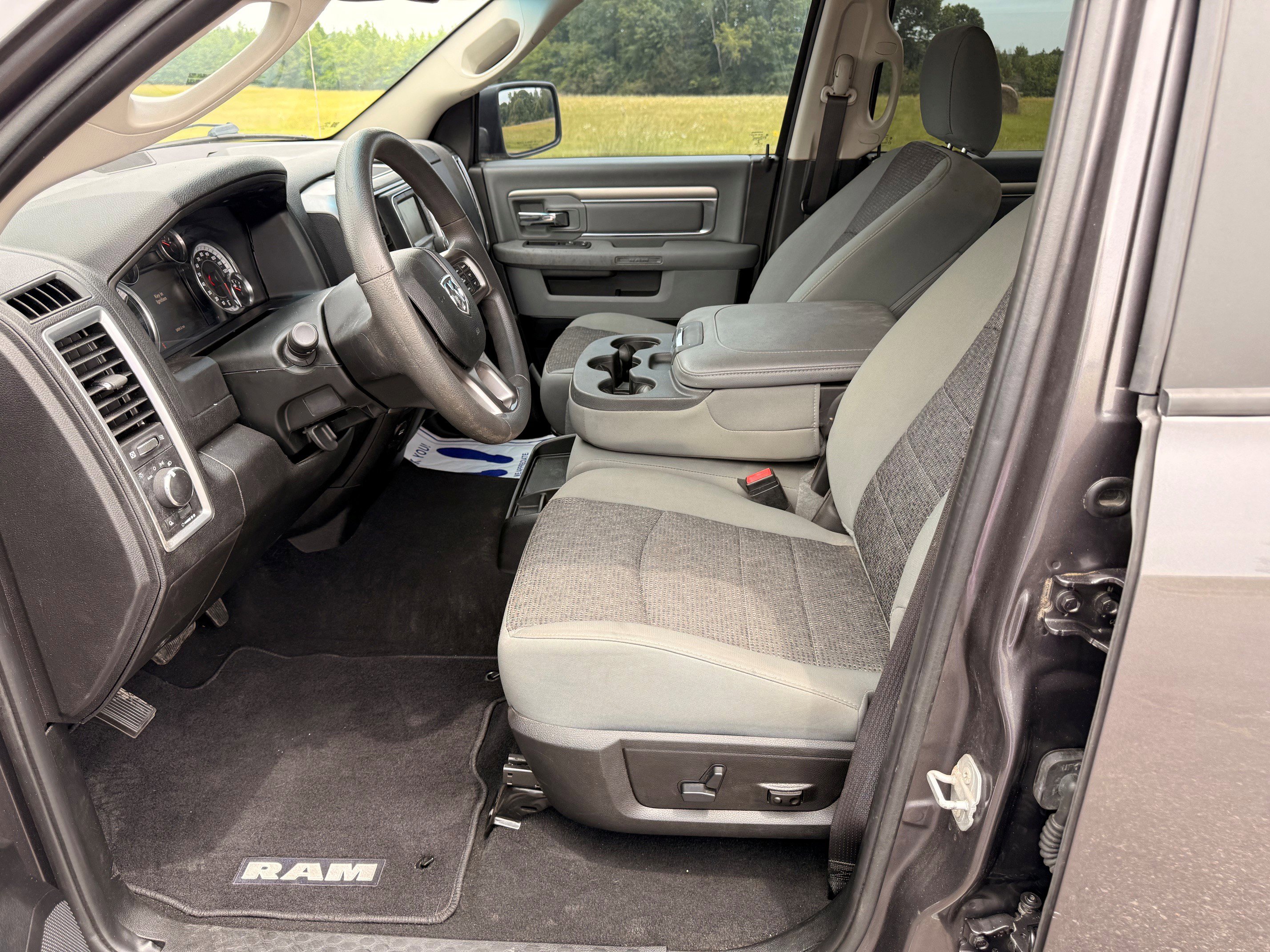 Used 2020 RAM 1500 Classic SLT w/ Luxury Group RWD image 8