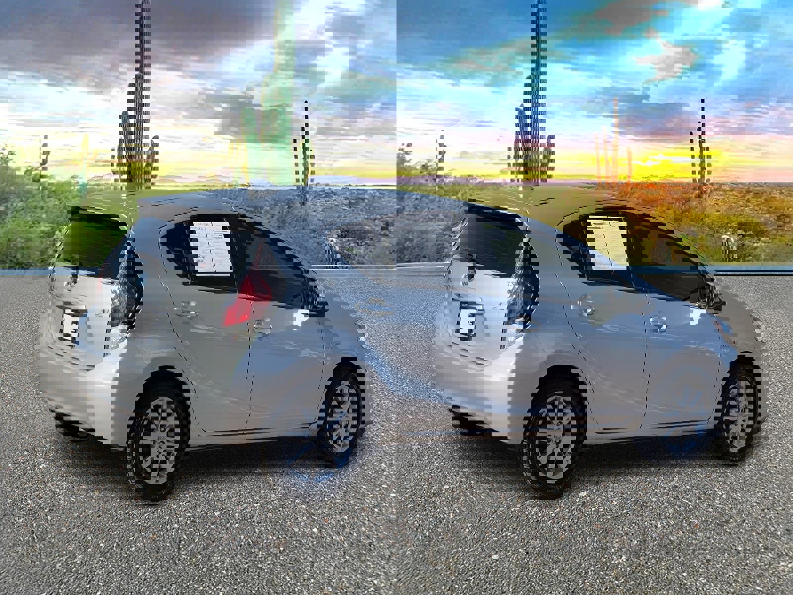 Used 2015 Toyota Prius C image 5