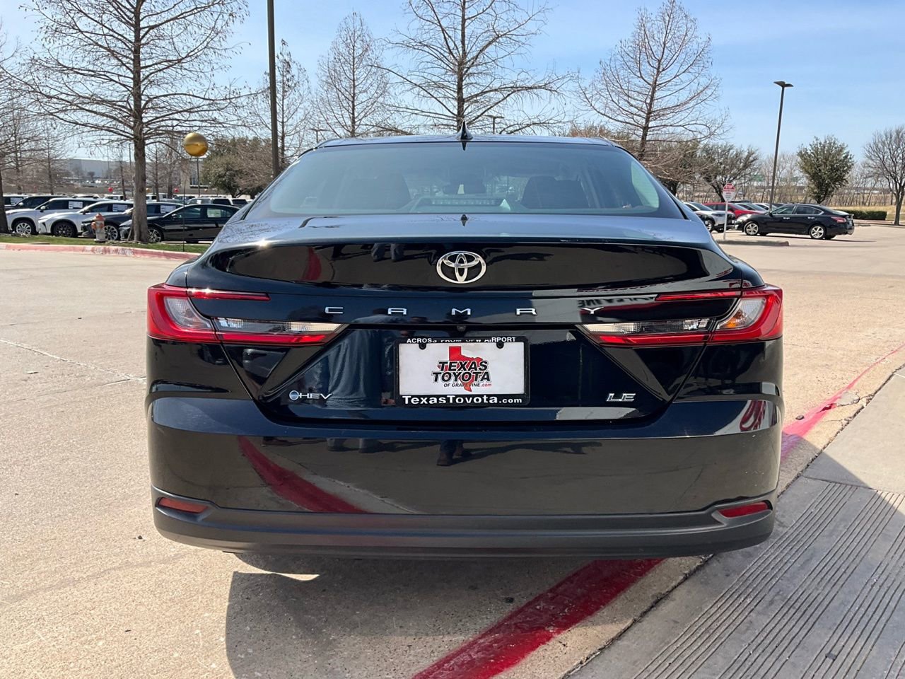 Used 2025 Toyota Camry LE image 7