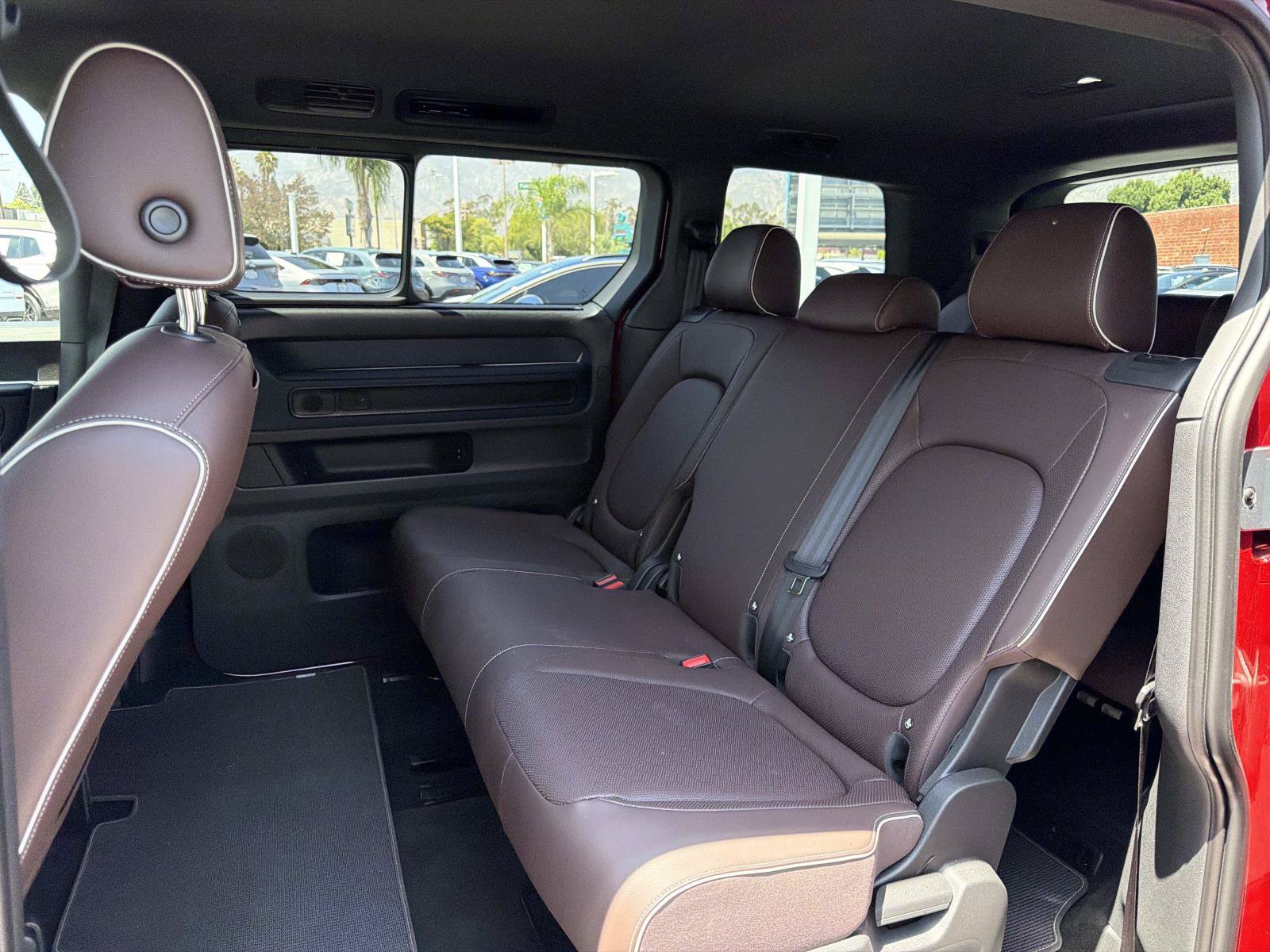 Certified 2025 Volkswagen ID. Buzz Pro S RWD image 10