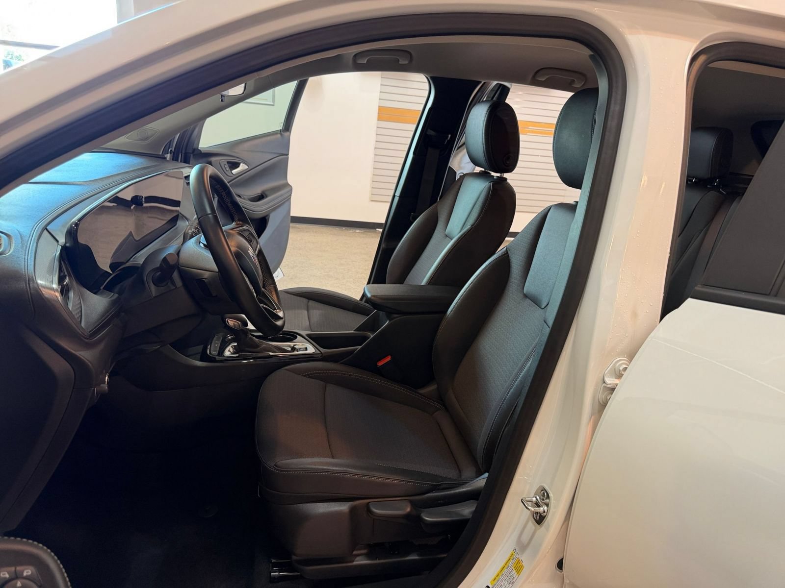 Used 2026 Buick Encore GX Preferred FWD image 25