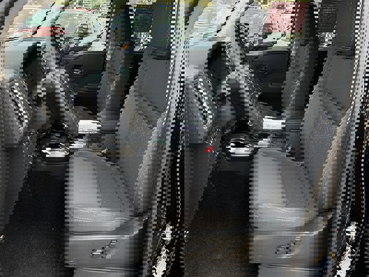 Certified 2025 Nissan Frontier SV w/ SV Convenience Package image 24