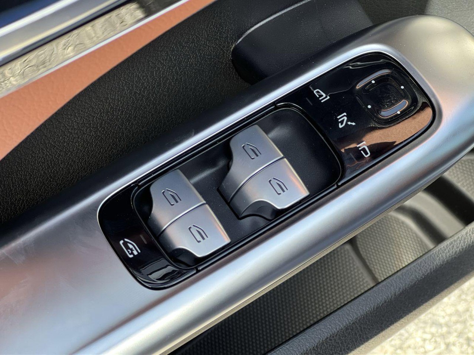 New 2025 Mercedes-Benz C 300 4MATIC Sedan image 13