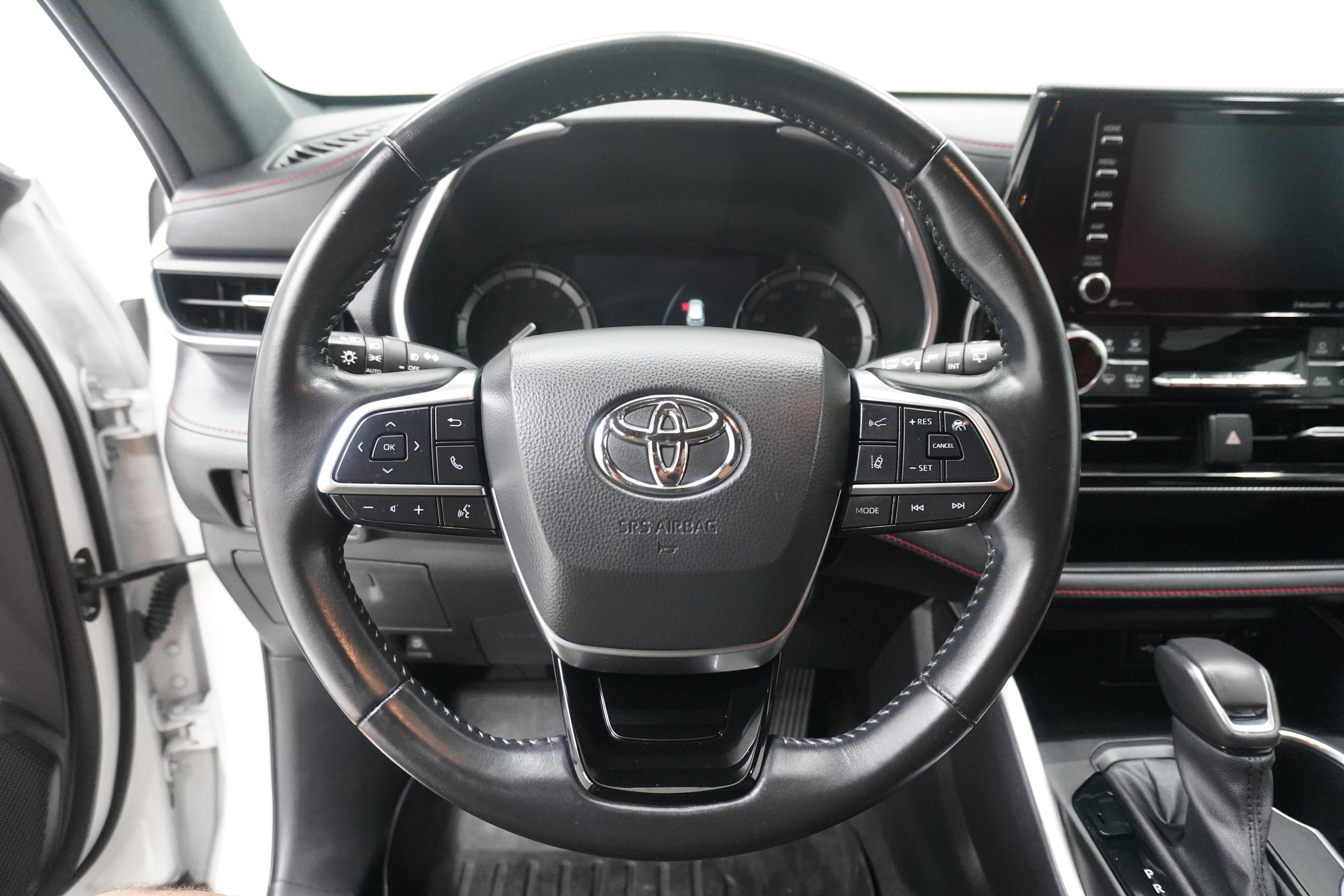Used 2021 Toyota Highlander XSE AWD/4WD image 17
