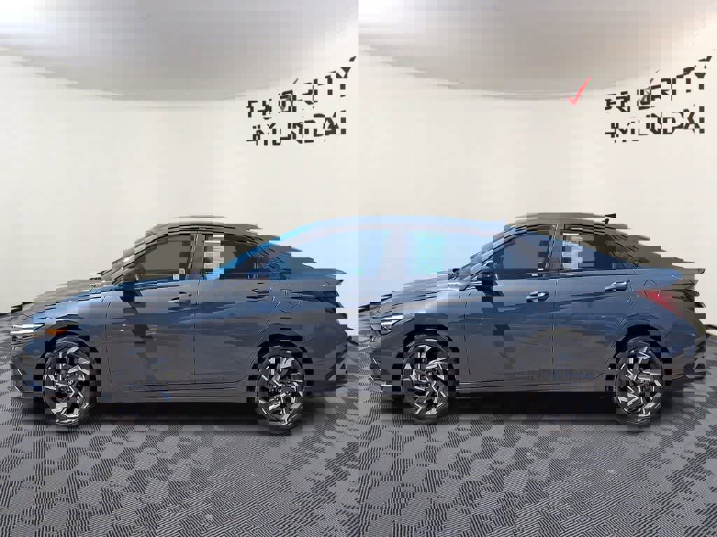 Used 2025 Hyundai Elantra Sport FWD image 7