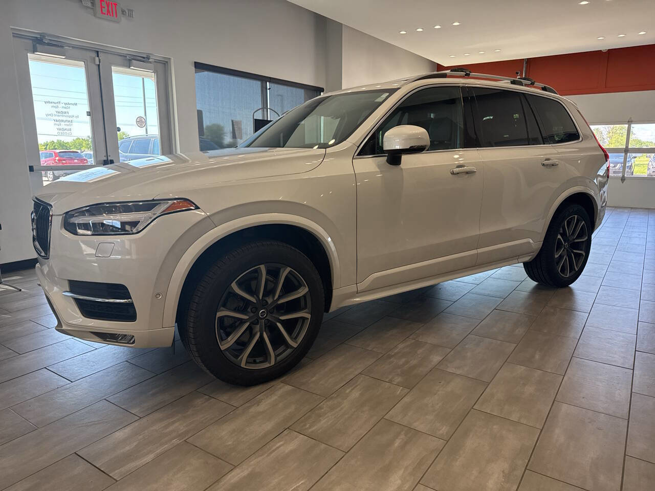Used 2019 Volvo XC90 T6 Momentum w/ Advanced Package AWD/4WD image 4