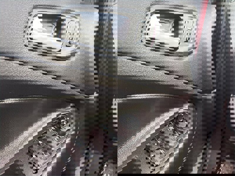 Used 2015 Ford Escape SE image 26