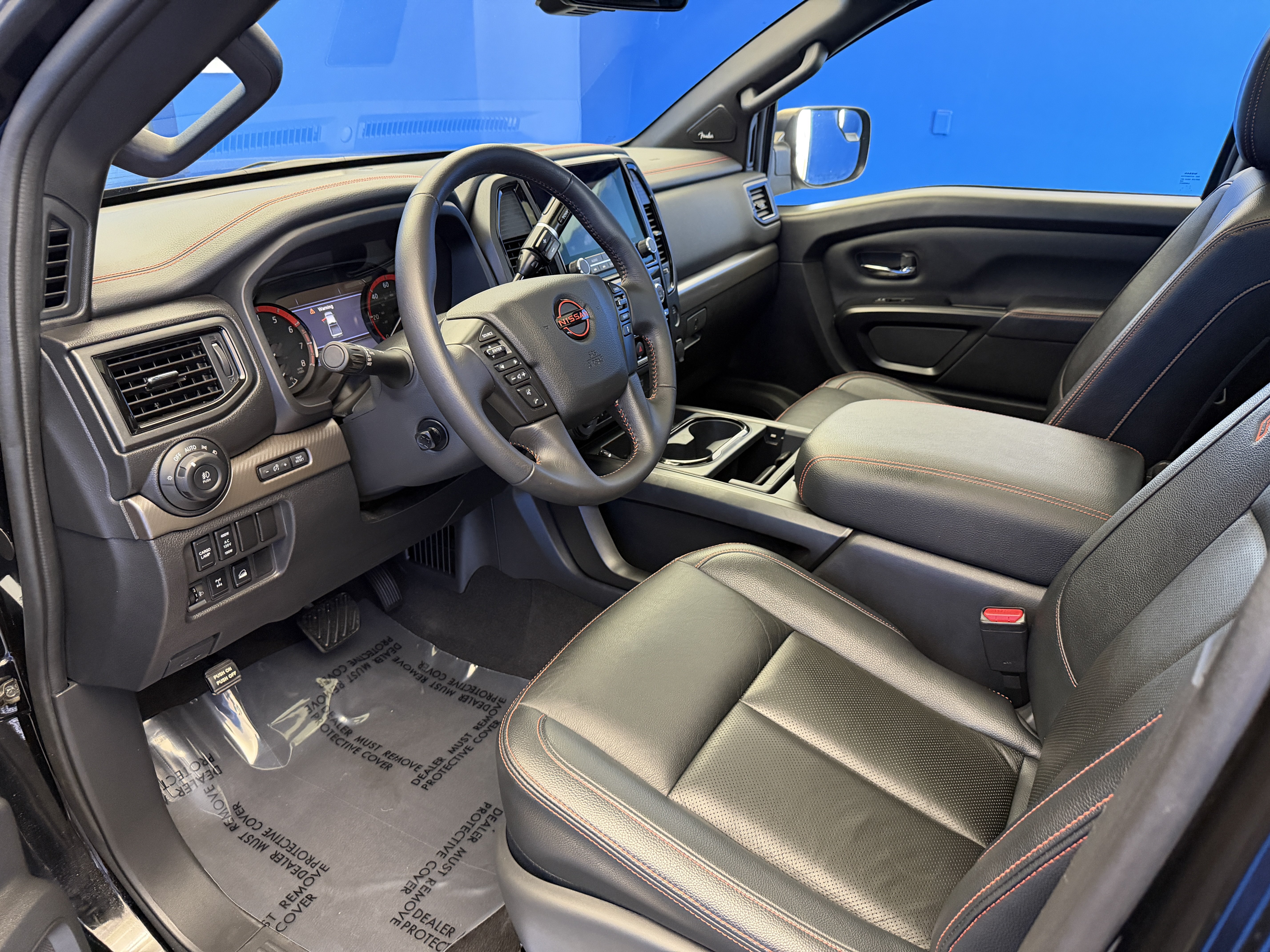 Used 2024 Nissan Titan PRO-4X w/ Pro-4x Convenience Package AWD/4WD image 12