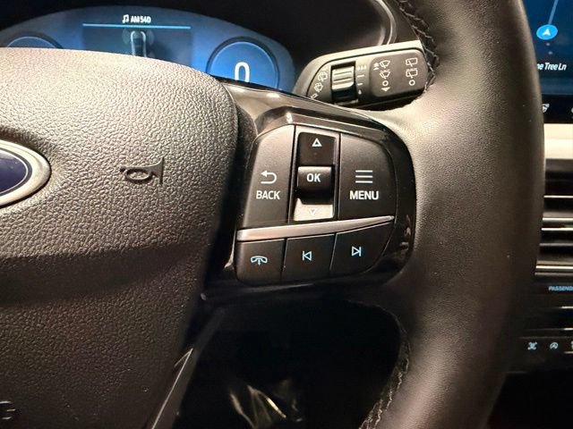 Used 2025 Ford Escape Platinum AWD/4WD image 30
