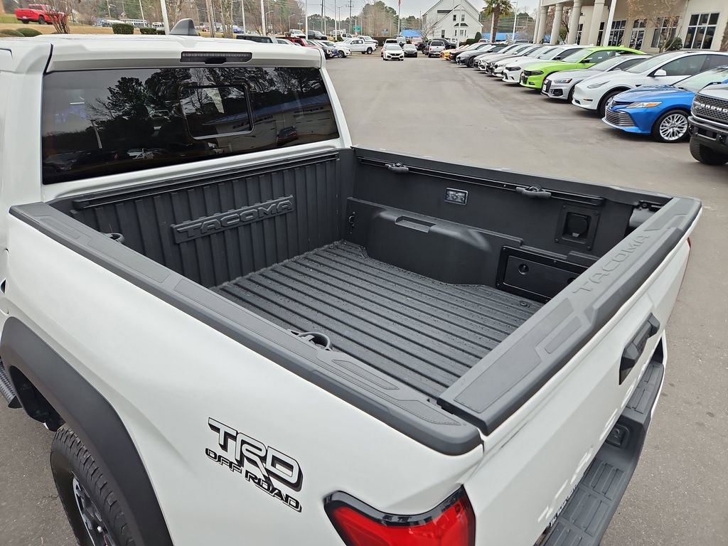 Used 2025 Toyota Tacoma TRD Off-Road image 33