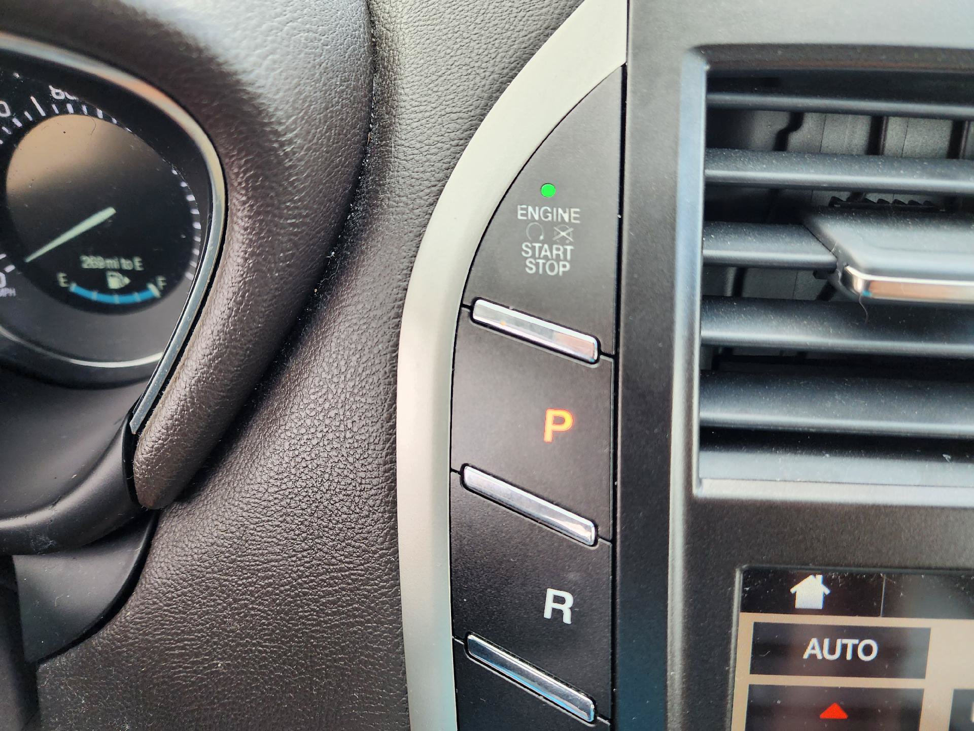 Used 2019 Lincoln MKC Select w/ Select Plus Package FWD image 11