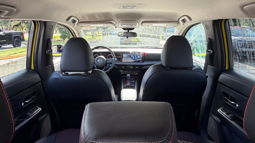 New 2026 Nissan Kicks SR FWD image 30
