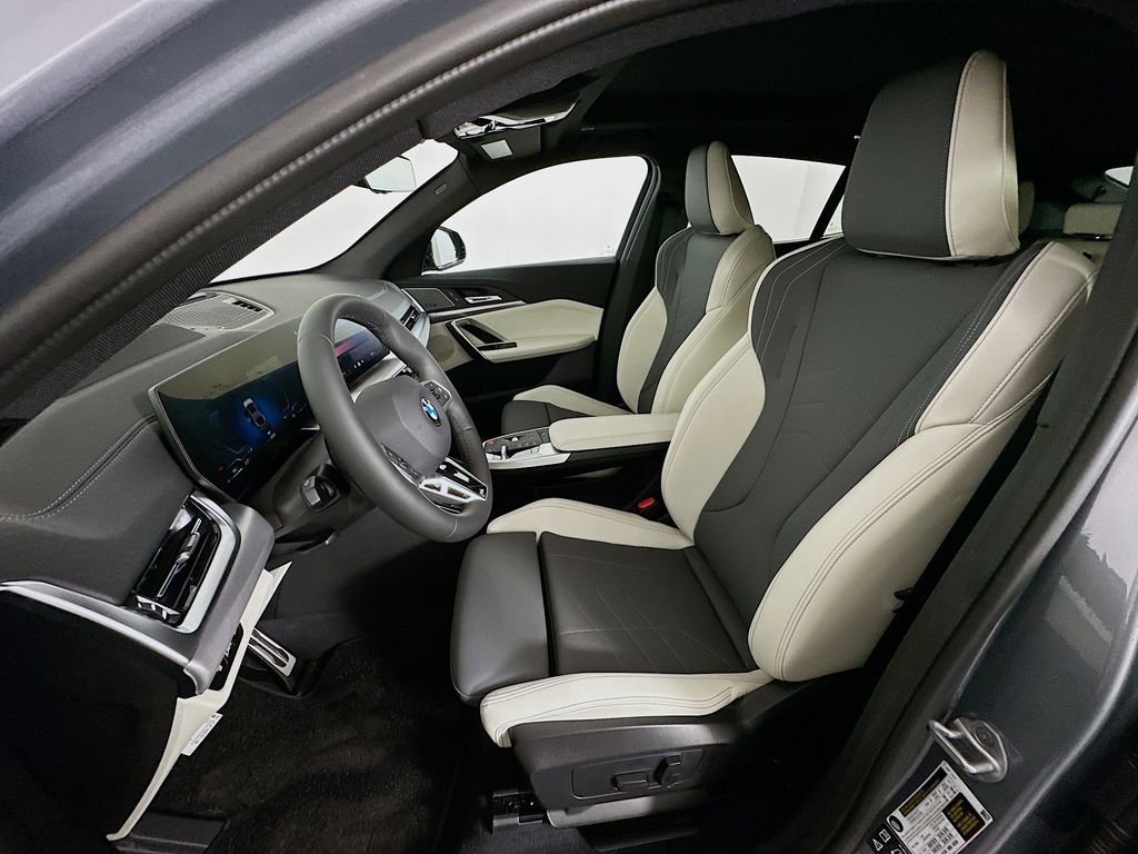 Used 2026 BMW X2 xDrive28i w/ Technology Package image 16