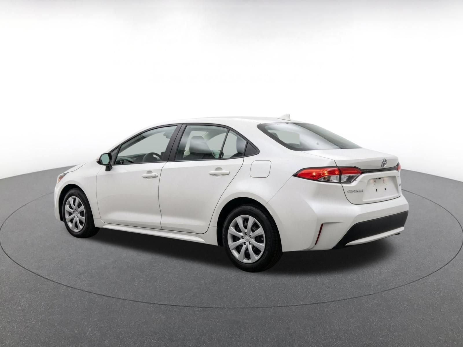Used 2025 Toyota Corolla LE FWD image 7