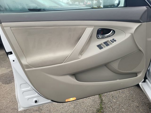 Used 2011 Toyota Camry Base image 16