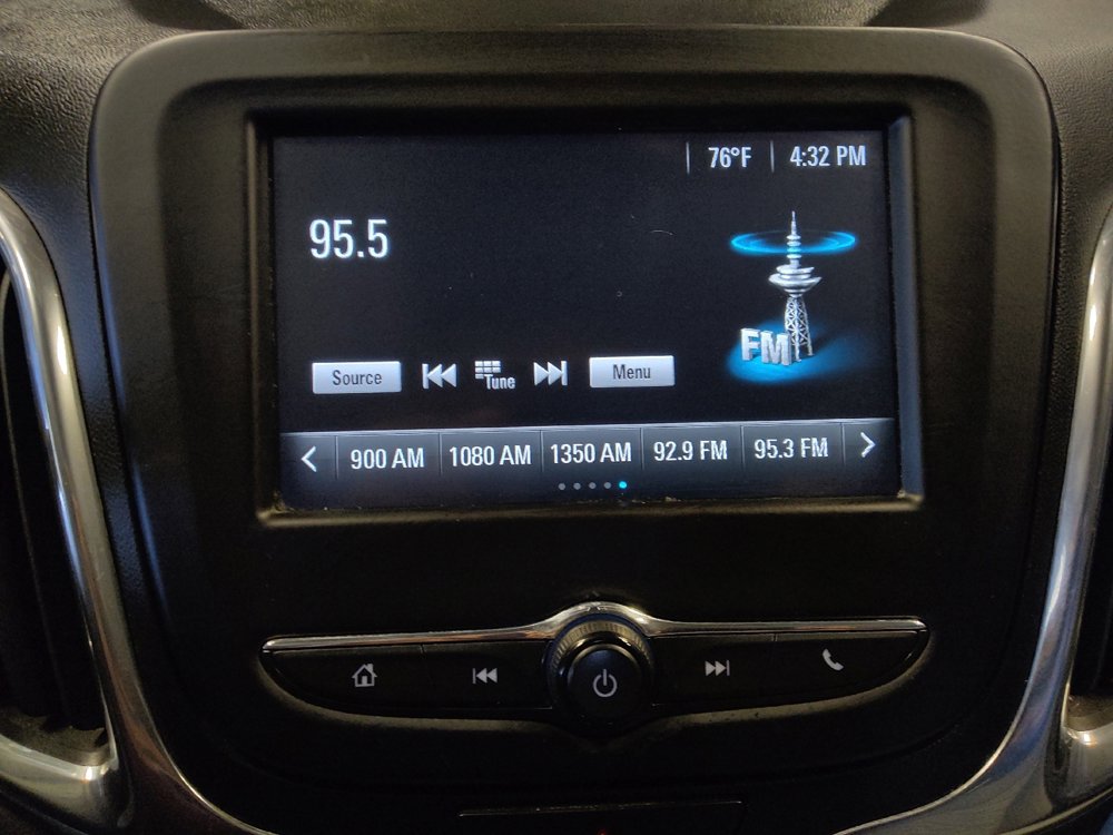 Used 2018 Chevrolet Equinox LS image 25