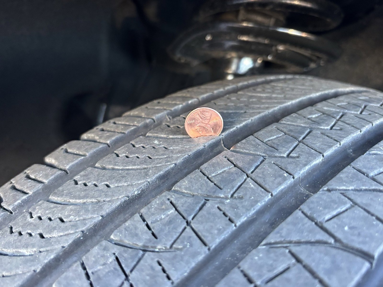 Used 2025 Ford Explorer ST-Line w/ Premium Package image 15