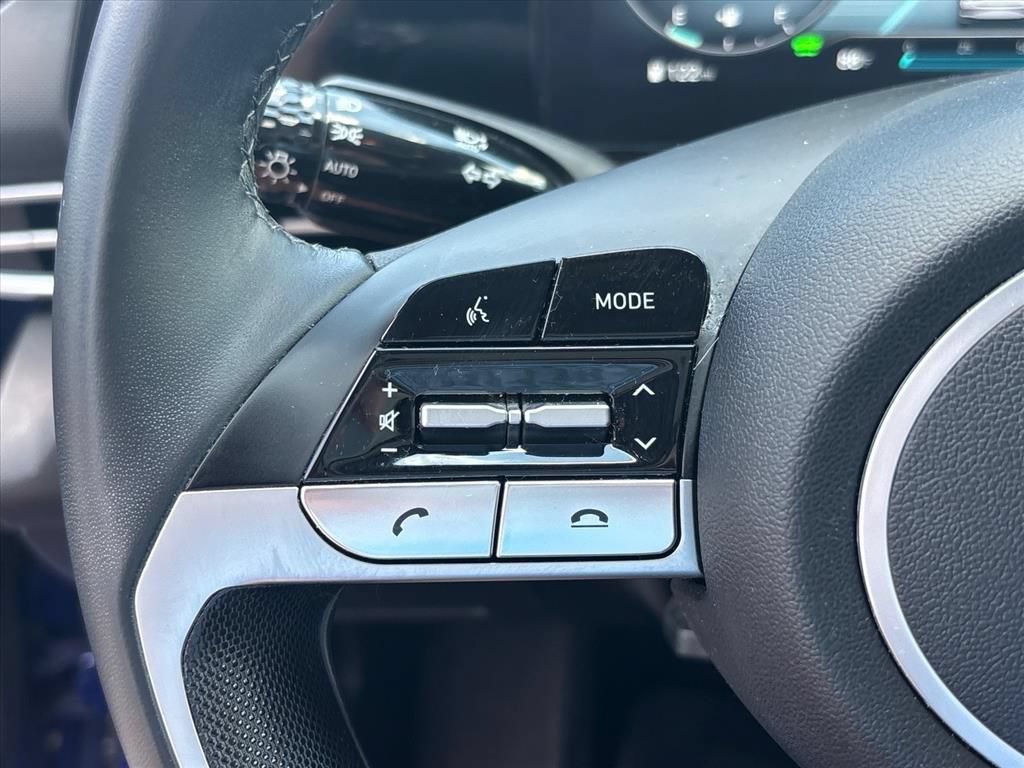 Used 2023 Hyundai Elantra Limited FWD image 16