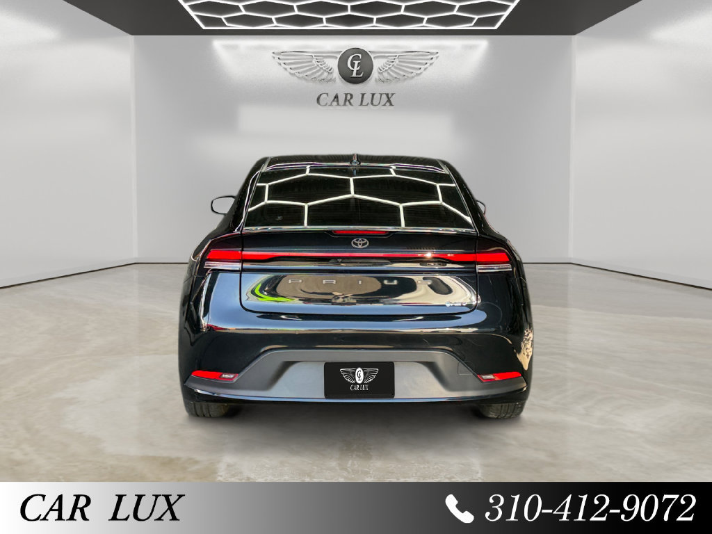 Used 2025 Toyota Prius LE FWD image 4