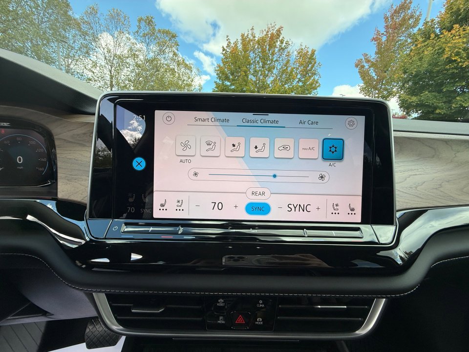 New 2026 Volkswagen Atlas SE image 18