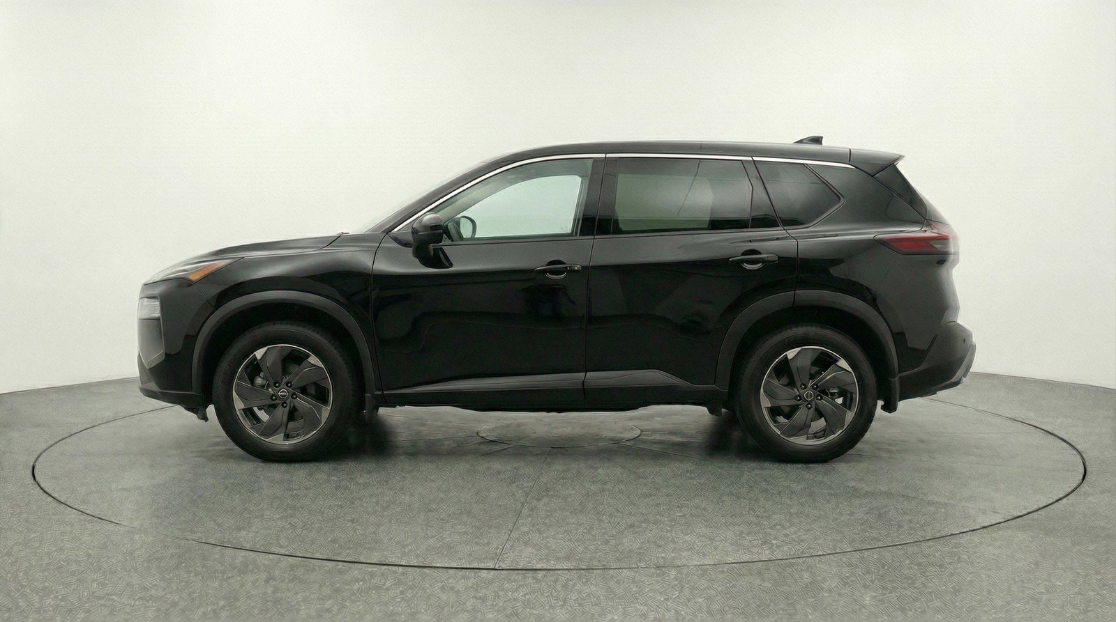 Used 2025 Nissan Rogue SV image 5