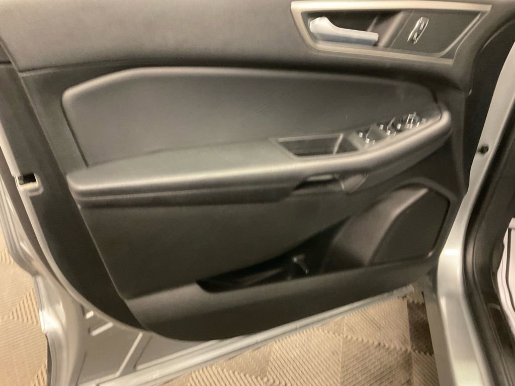 Used 2024 Ford Edge SEL image 7