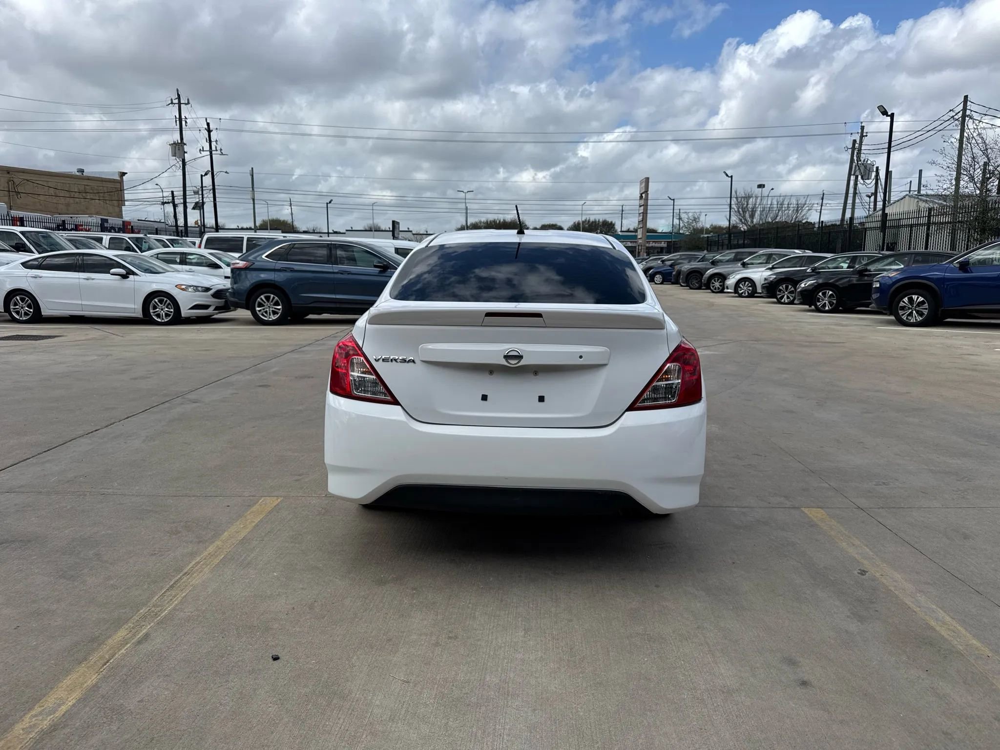 Used 2017 Nissan Versa S Plus image 7