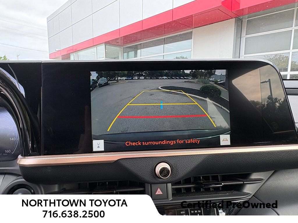 Used 2023 Toyota Crown AWD/4WD image 28