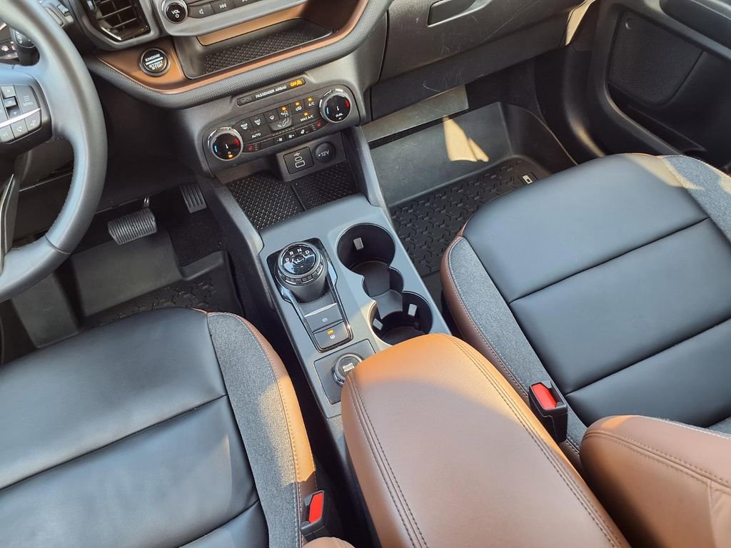 Used 2024 Ford Bronco Sport Outer Banks image 10